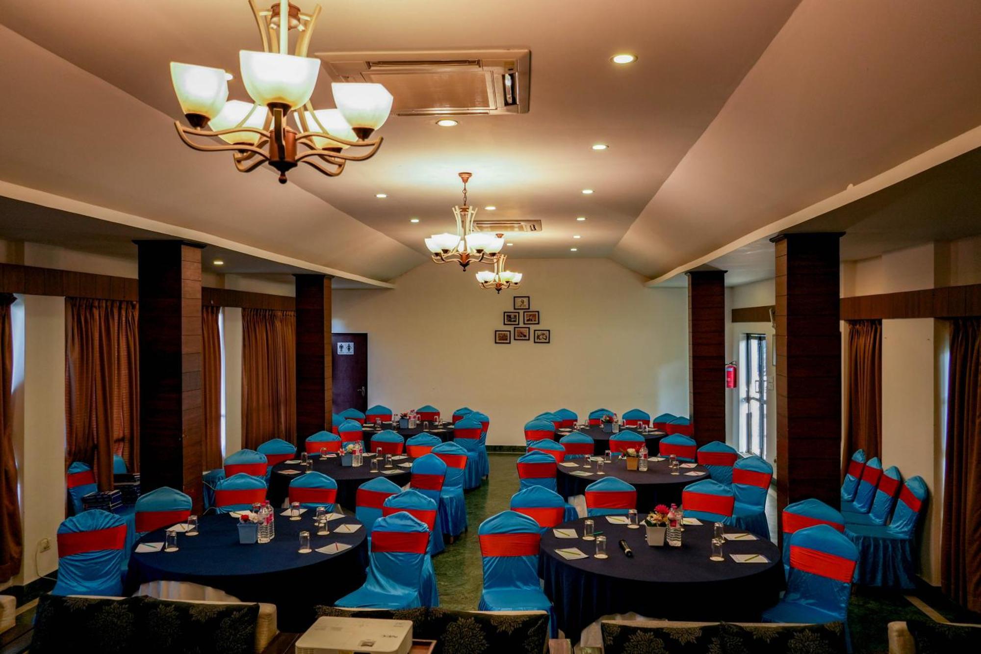 Himalayan Front Hotel By Kgh Group Pokhara Buitenkant foto